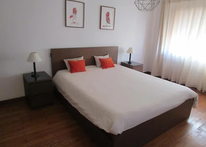 Apartment The Artist's